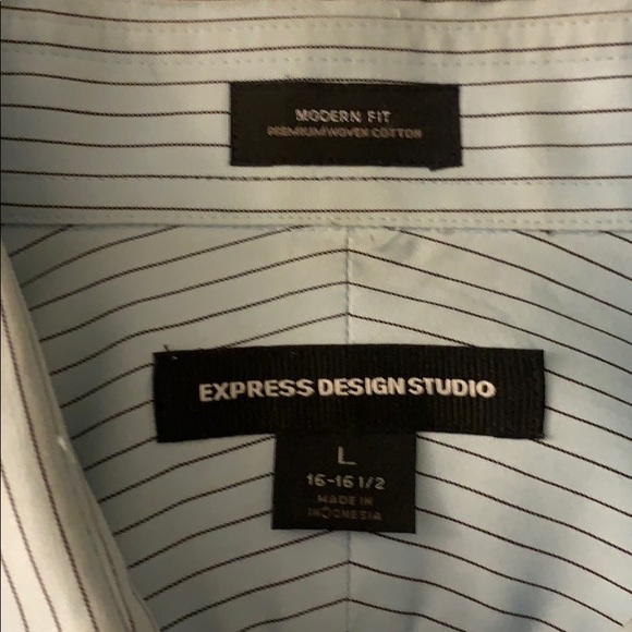 Light Blue button down Express - Picture 2 of 4